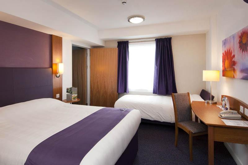 Premier Inn Maidstone Bagian luar foto